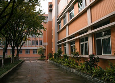 云南能源職業(yè)技術(shù)學(xué)院五年制大專計算機(jī)網(wǎng)絡(luò)技術(shù)介紹